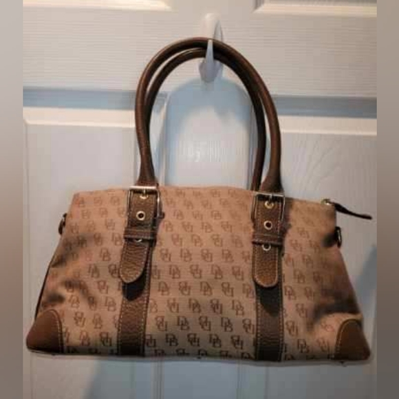 Dooney and Bourke shoulder bag - Picture 9 of 11